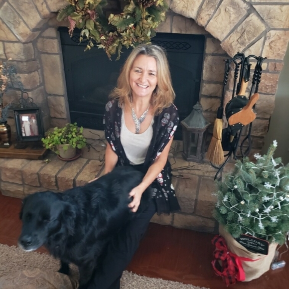 Meet your Posher, Debra - Picture 2 of 2